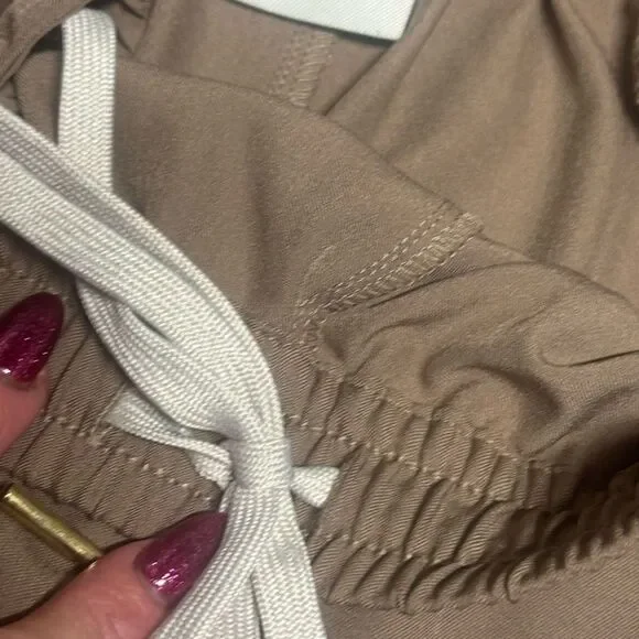 Women's Varley Everyly Turnup Taper Taupe Stone stretch twill Pants sz medium - Picture 7 of 10